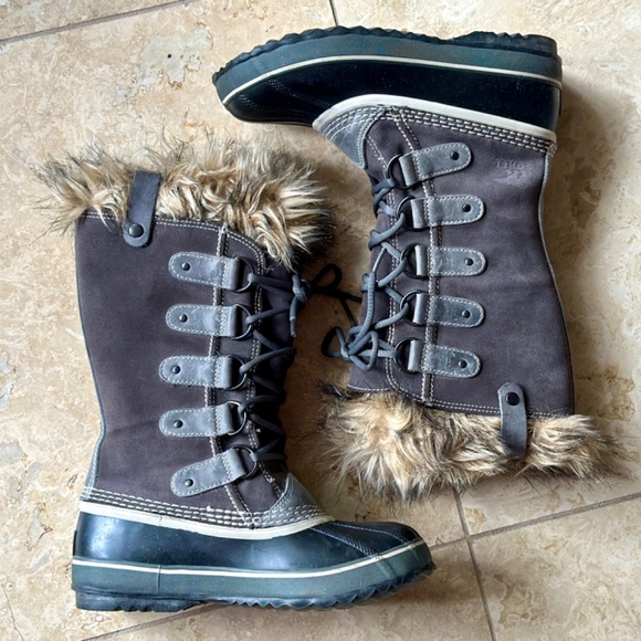 SOREL | Women's Joan of Arc™ Waterproof Boot Sz 6 - Picture 1 of 8